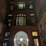 Rosso Apartman *
